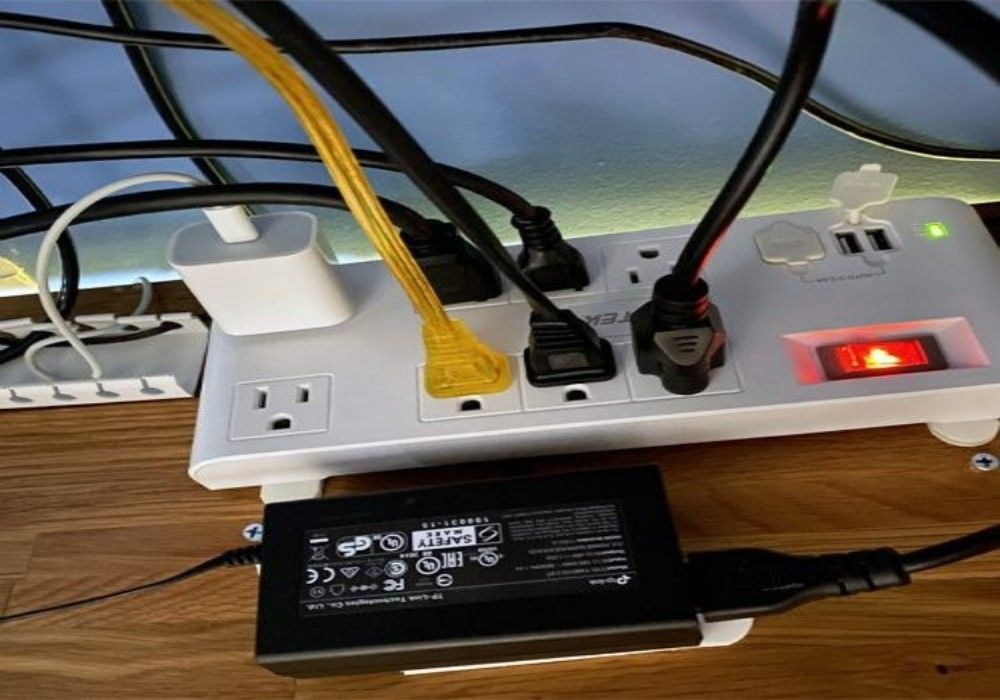 The differences between power strips and surge protector